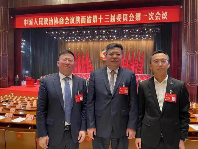性爱直播
和美国德克萨斯大学阿灵顿分校合作举办高级管理人员工商管理硕士（EMBA）学位教育项目5位同学当选政协陕西省第十三届委员会委员